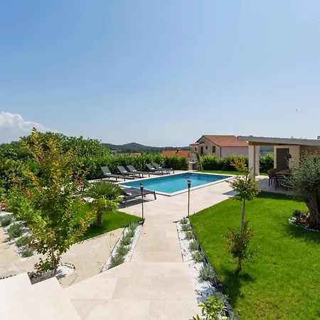 Апартаменты David *