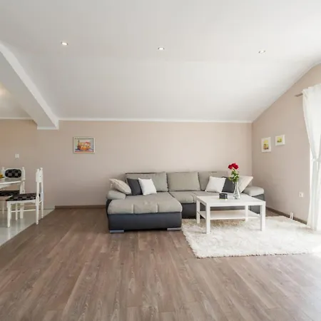 Апартаменты David *